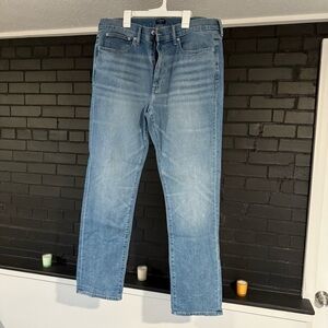 [NWT] J.Crew men’s light wash blue jeans, 35x32 straight fit with stretch